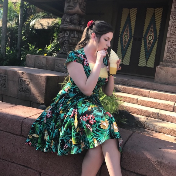 Meet your Posher, Alexus - Picture 4 of 5